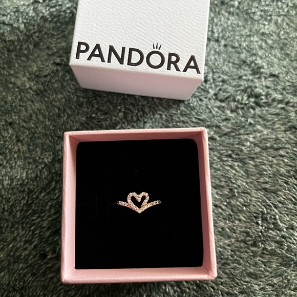Brand new pandora  Heart Ring - Picture 1 of 4